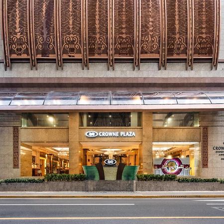 Crowne Plaza Shanghai Nanjing Road By Ihg Luaran gambar The entrance of the hotel