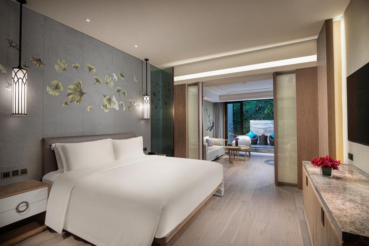Crowne Plaza Shanghai Nanjing Road By Ihg Luaran gambar Deluxe Suite