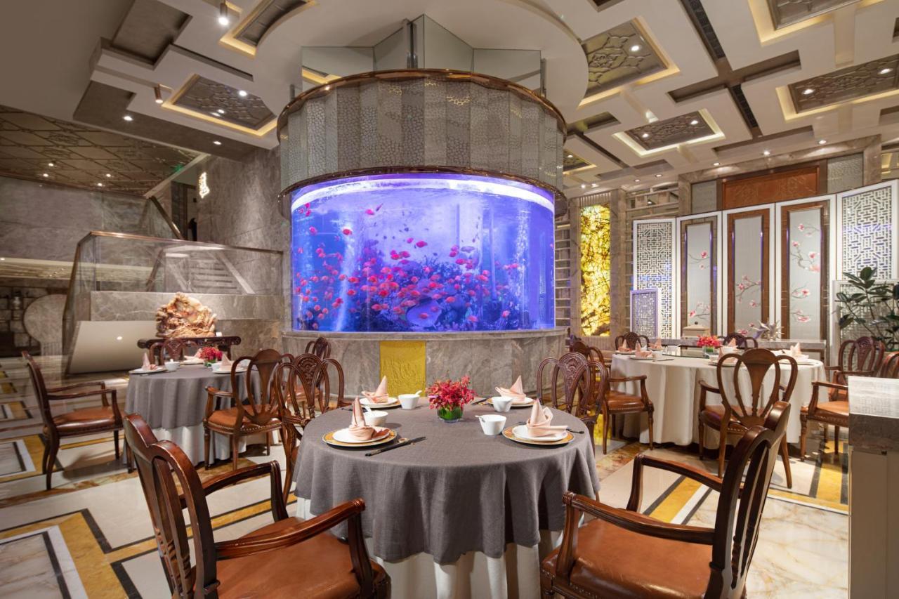 Crowne Plaza Shanghai Nanjing Road By Ihg Luaran gambar Interior of the restaurant