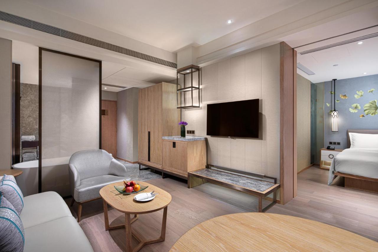 Crowne Plaza Shanghai Nanjing Road By Ihg Luaran gambar Deluxe Suite