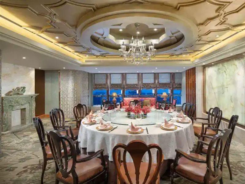 Crowne Plaza Shanghai Nanjing Road By Ihg Luaran gambar A private dining room at the restaurant