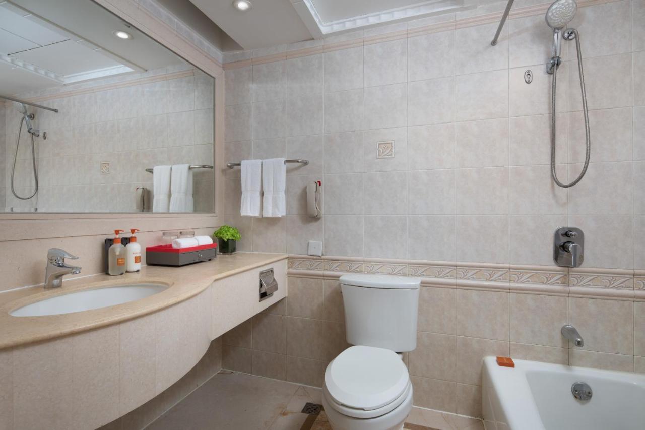 Crowne Plaza Shanghai Nanjing Road By Ihg Luaran gambar Bathroom