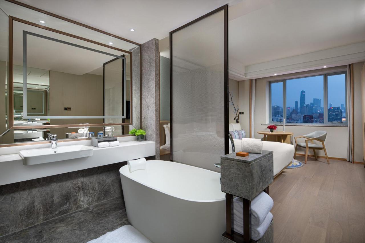 Crowne Plaza Shanghai Nanjing Road By Ihg Luaran gambar Deluxe Suite
